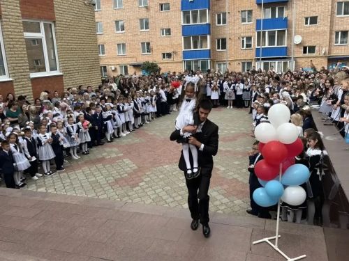 Фоторепортаж: как прошли линейки 1 сентября в Мамадышском районе