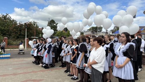 Мамадышские школьники открыли учебный год линейкой