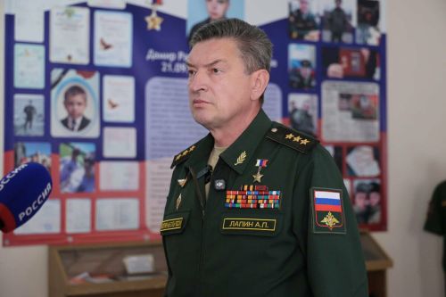 Герой РФ Александр Лапин исполнил гражданский долг на выборах в Госдуму