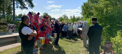 Обновлённый родник в Кемеш Куле стал поводом для большого сельского праздника