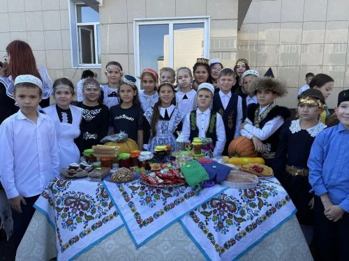 Ярмарка Добра в поддержку бойцов СВО объединила учеников, родителей, педагогов