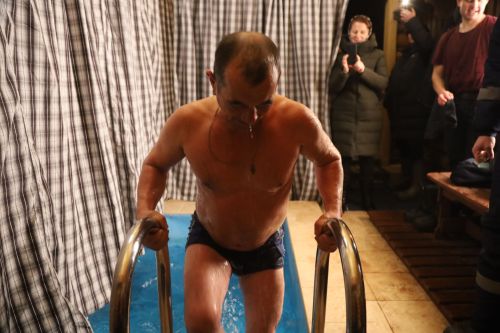 В Мамадыше отмечают православный праздник - Крещение Господне: фоторепортаж