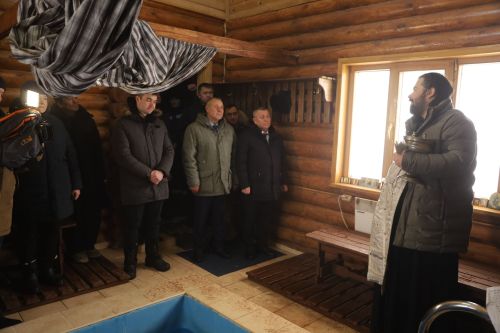 В Мамадыше отмечают православный праздник - Крещение Господне: фоторепортаж