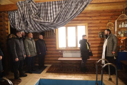 В Мамадыше отмечают православный праздник - Крещение Господне: фоторепортаж
