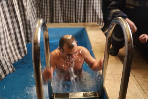 В Мамадыше отмечают православный праздник - Крещение Господне: фоторепортаж