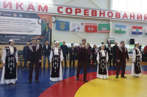 Первенство РТ по национальной борьбе на призы журнала "Ялкын" и памяти легендарного борца Рафаэля Мухаметшина