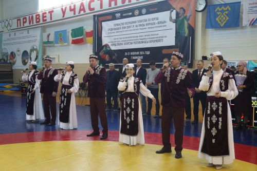 Первенство РТ по национальной борьбе на призы журнала "Ялкын" и памяти легендарного борца Рафаэля Мухаметшина