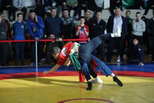 Церемония награждения Первенства РТ по национальной борьбе на призы журнала "Ялкын" и памяти легендарного борца Рафаэля Мухаметшина