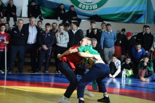 Церемония награждения Первенства РТ по национальной борьбе на призы журнала "Ялкын" и памяти легендарного борца Рафаэля Мухаметшина