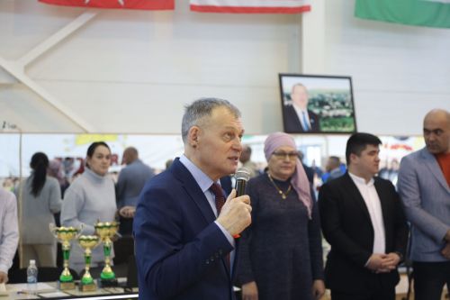 Церемония награждения Первенства РТ по национальной борьбе на призы журнала "Ялкын" и памяти легендарного борца Рафаэля Мухаметшина
