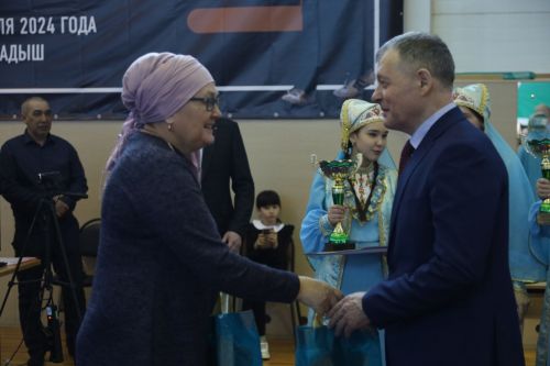 Церемония награждения Первенства РТ по национальной борьбе на призы журнала "Ялкын" и памяти легендарного борца Рафаэля Мухаметшина