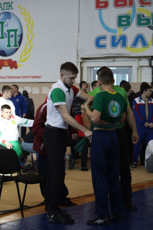 Церемония награждения Первенства РТ по национальной борьбе на призы журнала "Ялкын" и памяти легендарного борца Рафаэля Мухаметшина