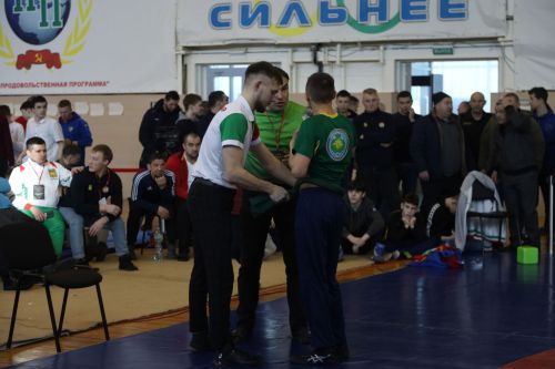 Церемония награждения Первенства РТ по национальной борьбе на призы журнала "Ялкын" и памяти легендарного борца Рафаэля Мухаметшина