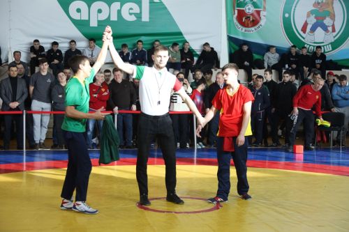 Церемония награждения Первенства РТ по национальной борьбе на призы журнала "Ялкын" и памяти легендарного борца Рафаэля Мухаметшина