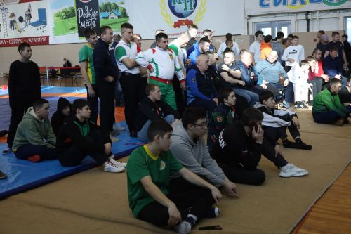 Церемония награждения Первенства РТ по национальной борьбе на призы журнала "Ялкын" и памяти легендарного борца Рафаэля Мухаметшина