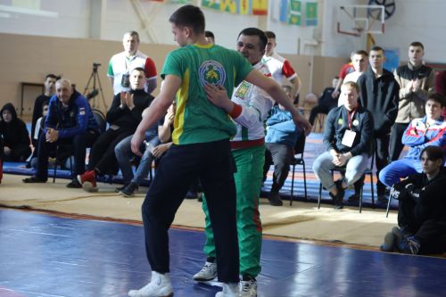 Церемония награждения Первенства РТ по национальной борьбе на призы журнала "Ялкын" и памяти легендарного борца Рафаэля Мухаметшина
