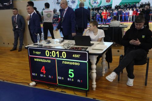Церемония награждения Первенства РТ по национальной борьбе на призы журнала "Ялкын" и памяти легендарного борца Рафаэля Мухаметшина