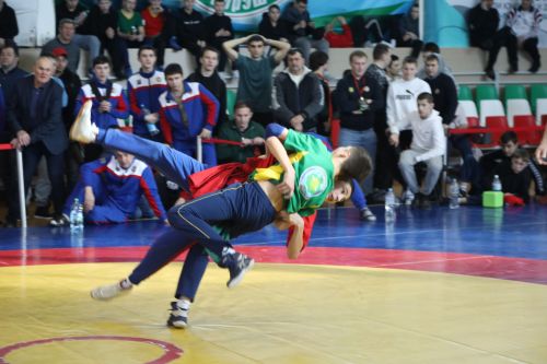 Церемония награждения Первенства РТ по национальной борьбе на призы журнала "Ялкын" и памяти легендарного борца Рафаэля Мухаметшина