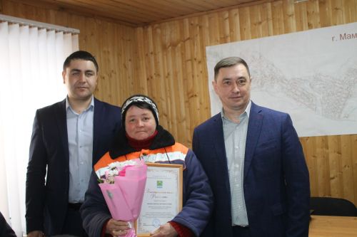 В ООО "Мамадыш ЖКУ" состоялось награждение лучших сотрудников по случаю профессионального праздника