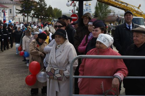В Мамадыше отпраздновали День Победы-2024: шествие колонн. Часть 2