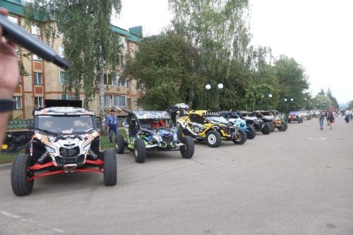 Торжественное открытие чемпионата Республики Татарстан по ралли-рейду «Сила Камы-2025»