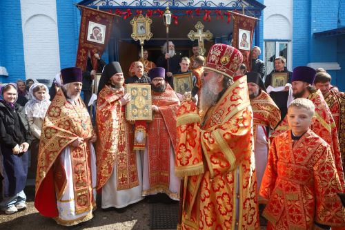 Божественную Литургию в Мамадыше возглавил Митрополит Казанский и Татарстанский Кирилл
