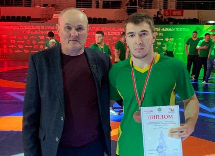 Айнур Нургалиев из села Усали занял второе место  на турнире по борьбе памяти Мусы Джалиля