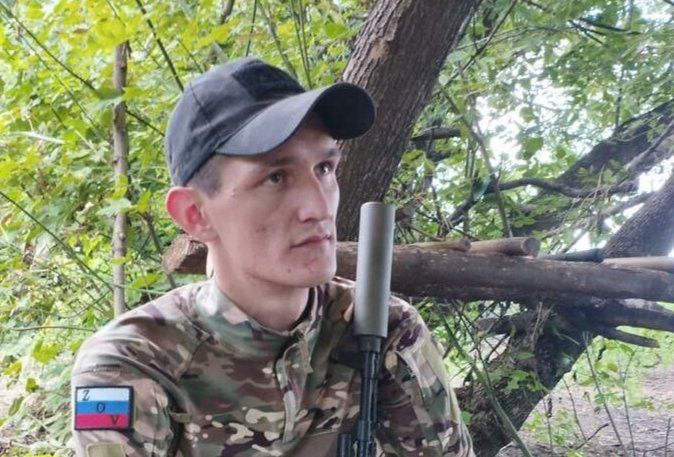 Наш земляк из зоны СВО Ринат Салахов поздравляет свою девушку с 8 Марта