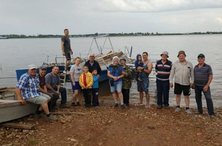 Житель Мамадышского района спустил на воду самодельный тримаран