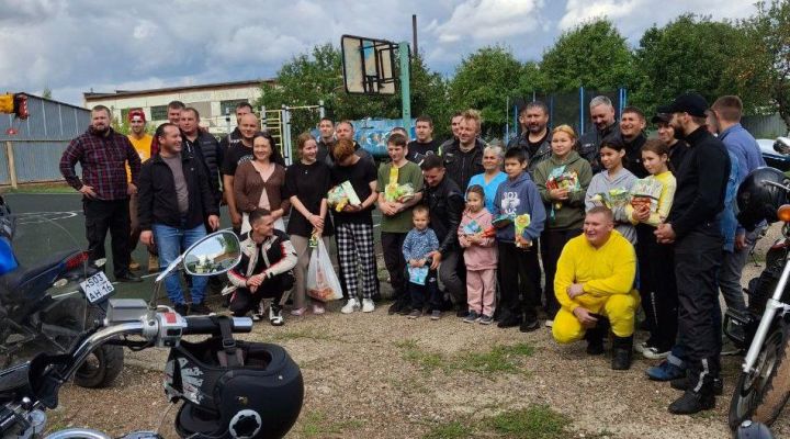 Байкеры устроили праздник для воспитанников приюта «Надежда»