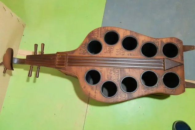 В Мамадыше продают необычную скрипку