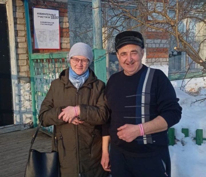 Семейный десант. Как Салават и Милауша Гайнуллины заменяют родных в глубинке