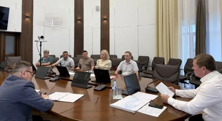 Глава района Вадим Никитин провёл совещание по транспорту и питанию школьников