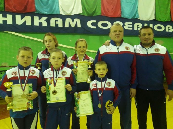 Четыре золота привезли мамадышские борцы со Всероссийского турнира