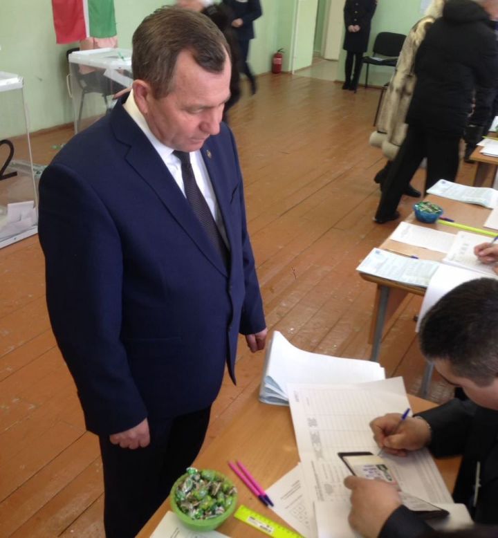 Глава Мамадышского района Анатолий Иванов подал хороший пример избирателям