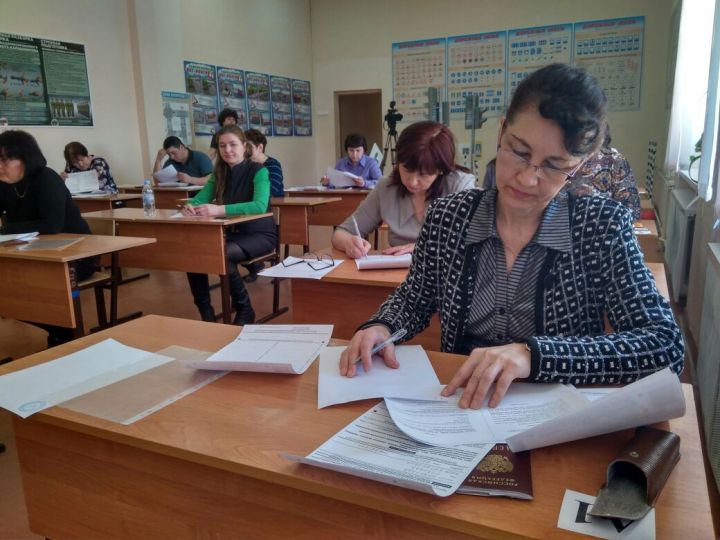 Родители Мамадышского района сдают Единый республиканский экзамен