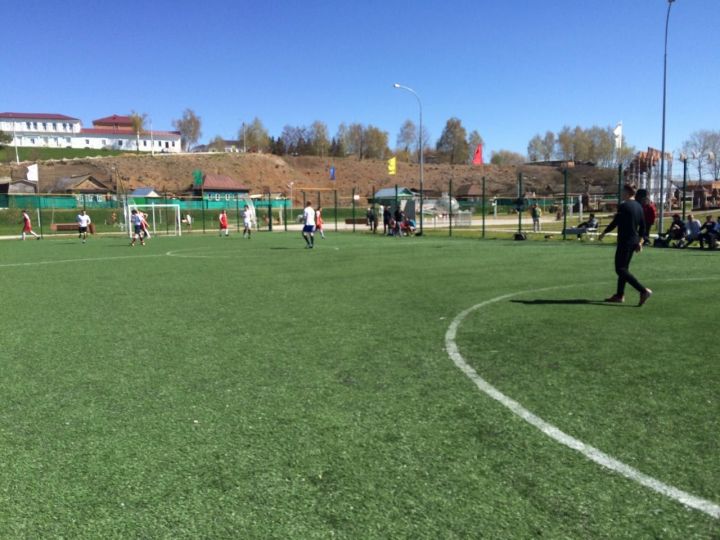 В Мамадыше стартовал футбольный турнир, посвященный памяти председателя РайПО Ивана Иванова
