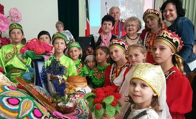Воспитывающая 14 детей мамадышская семья отправится в Москву