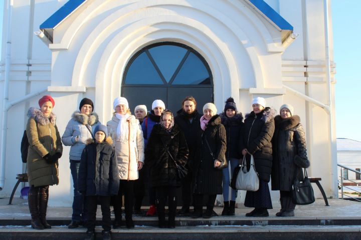 Многодетные мамы Мамадыша совершили паломническую экскурсию в женский монастырь