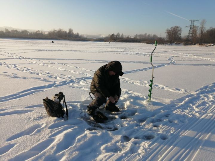 Сегодня проходит турнир среди рыбаков памяти Фаргата Гаянова