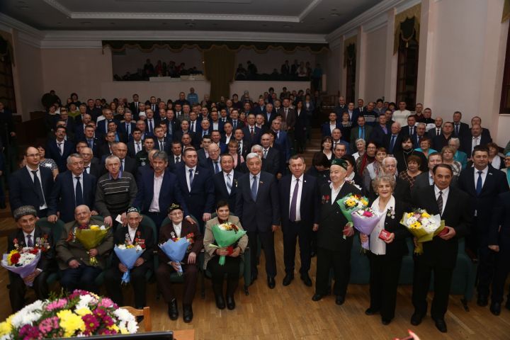 Мамадышских ветеранов ВОв наградили юбилейными медалями
