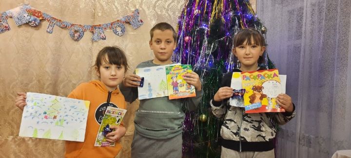 В сельском клубе  СК поселка Новый был проведен конкурс рисунков «Зимушка-зима».