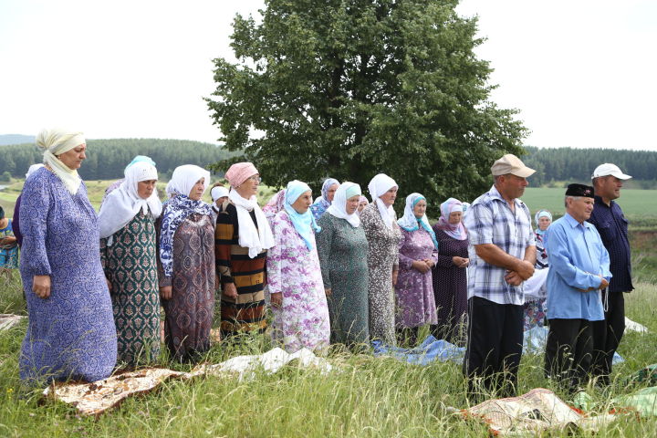 Жители Мамадышского района провели обряд "пожелание дождя”