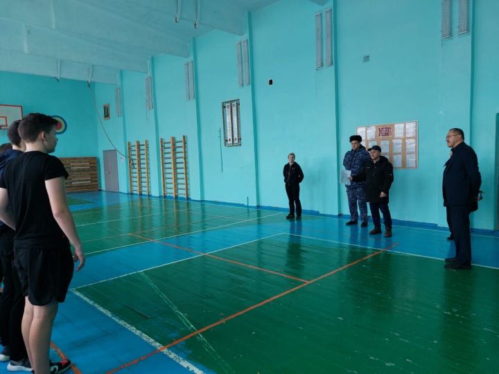 Как действовать в случае вооруженного нападения: в мамадышских школах прошли проверки по антитеррору