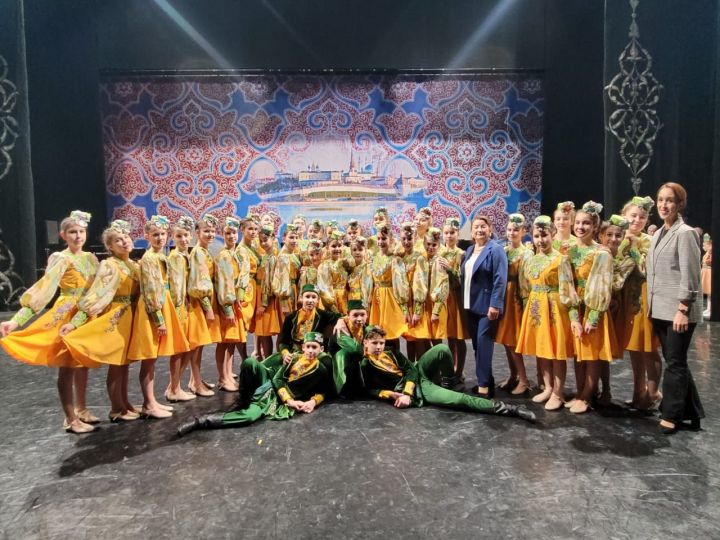 Мамадышский коллектив «Лаборатория» выступил на одной сцене с Госансамблем песни и танца Татарстана