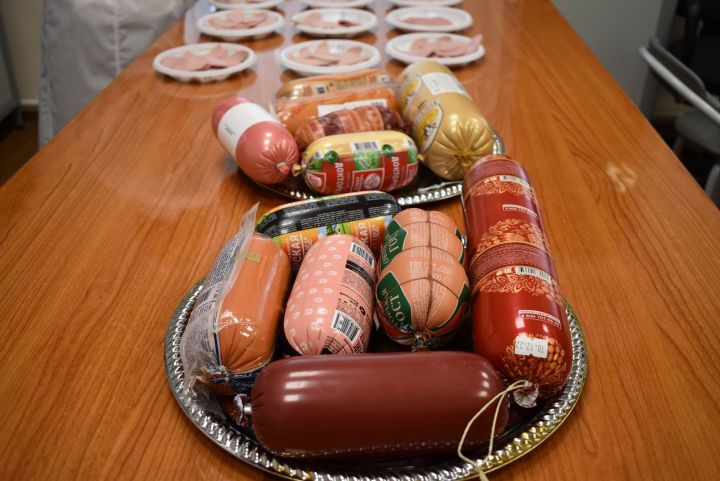 Госалкогольинспекция Татарстана проверила качество «Докторской» колбасы разных производителей