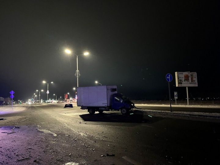 В Татарстане в ночном ДТП погиб один человек, ещё один пострадал