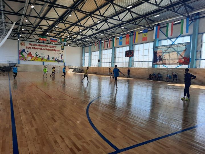В Мамадыше стартовал турнир по мини-футболу памяти Ивана Петровича Иванова