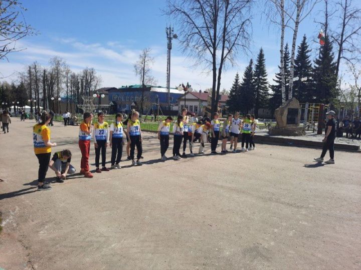 В Мамадыше прошла легкоатлетическая эстафета, посвящённая 77-летию Великой Победы