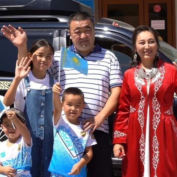 В «кругосветку» через Мамадыш: автопутешественники из Казахстана посетили город на Вятке